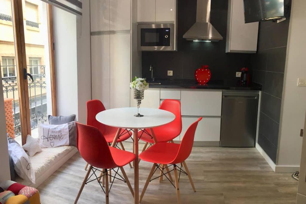 Apartamento De Diseno Centrico A 5 Min De Playa Alicante Eksteriør billede